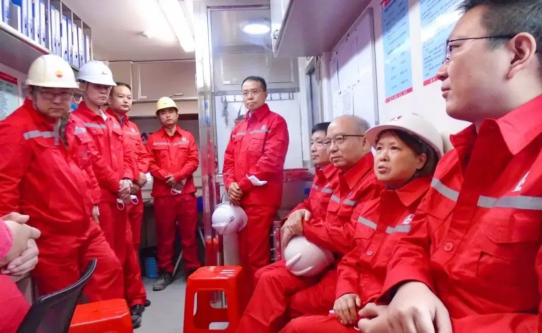 情系员工到一线，，，，，，，，转达眷注暖人心(图3)