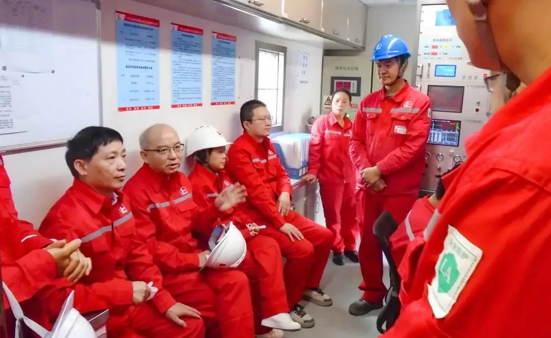 情系员工到一线，，，，，，，，转达眷注暖人心(图2)