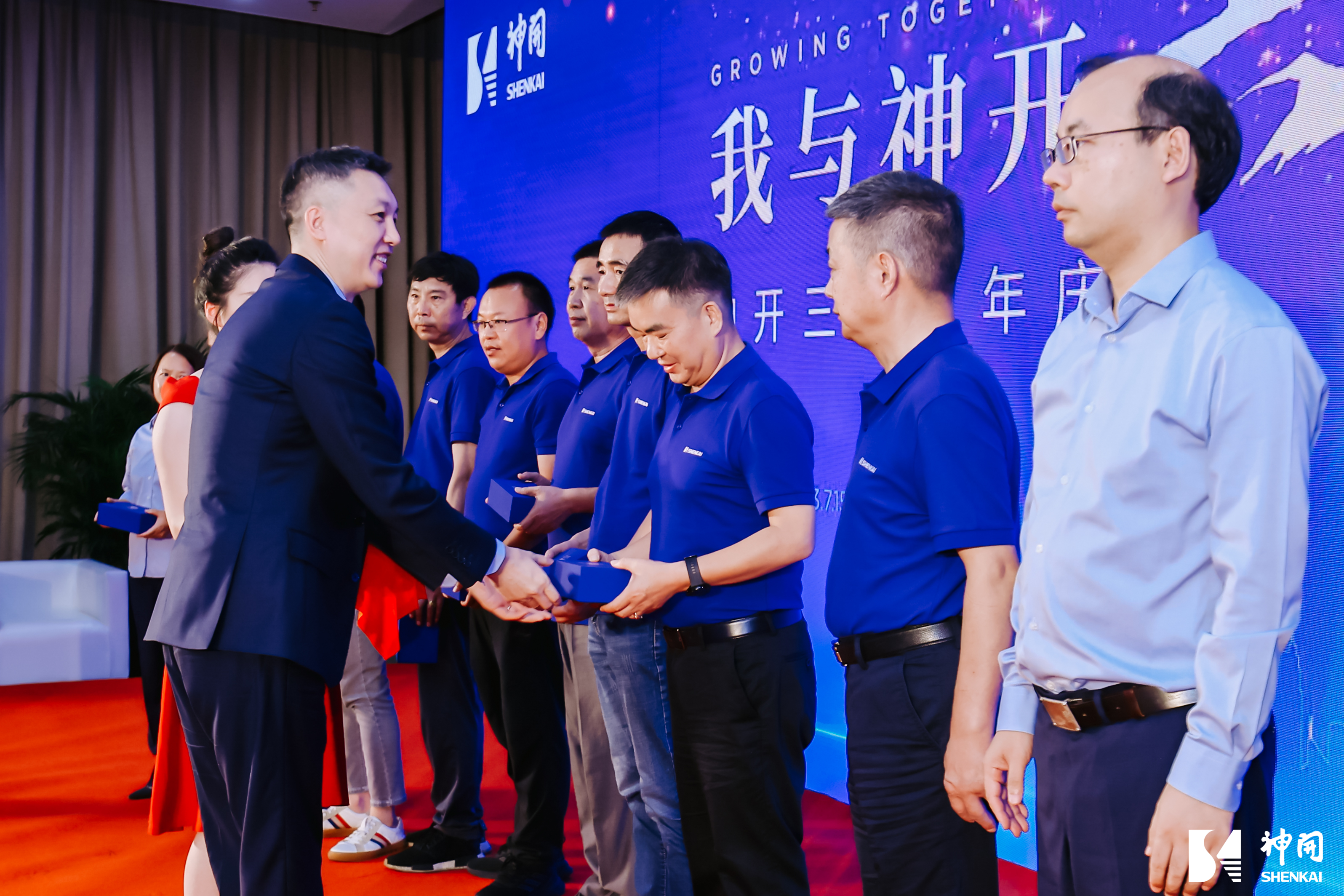 三十而立，，，，，，，，薪火相承——CQ9·电子官方网站建设三十周年庆典运动圆满举行(图8)