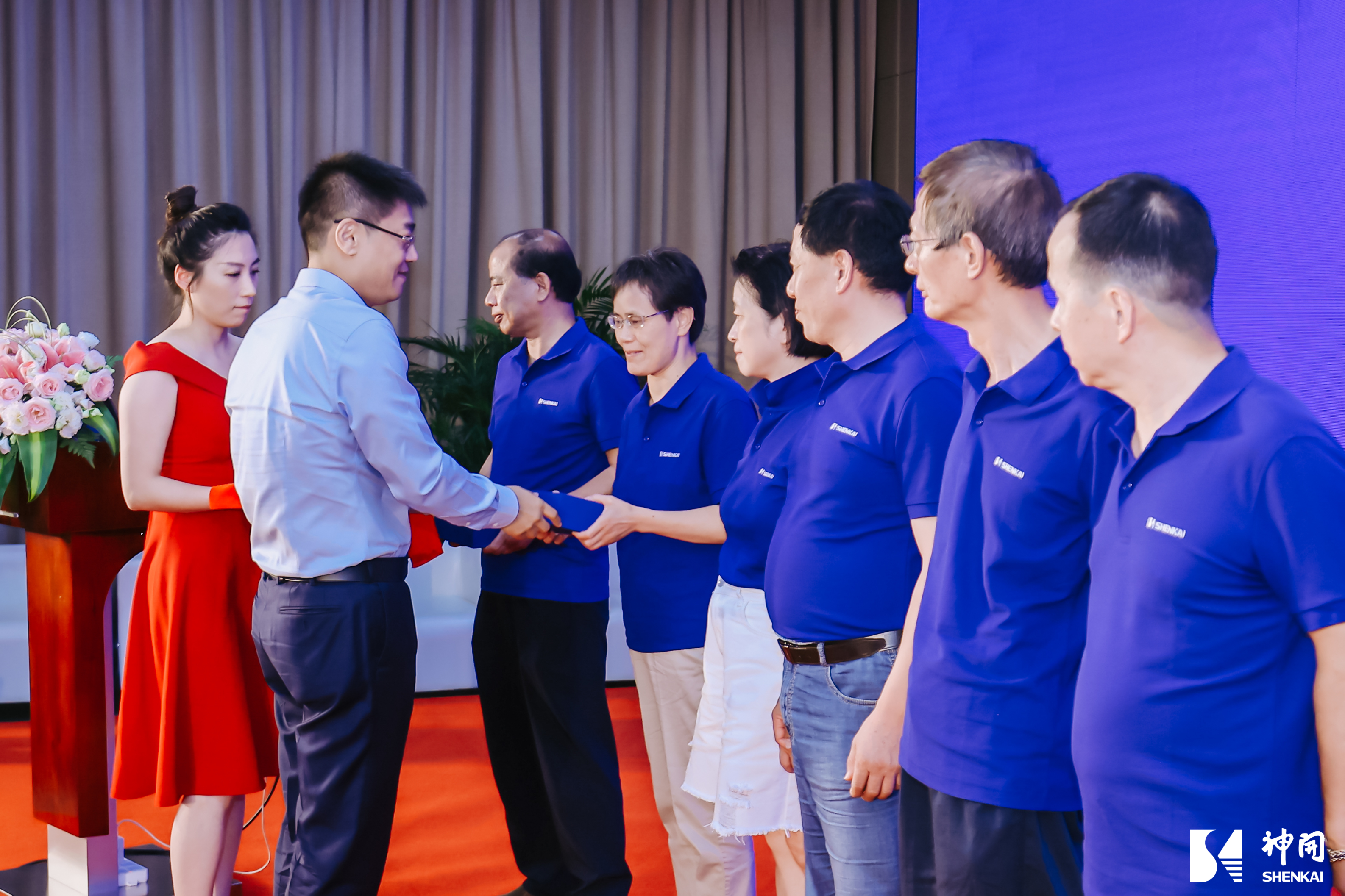 三十而立，，，，，，，，薪火相承——CQ9·电子官方网站建设三十周年庆典运动圆满举行(图9)