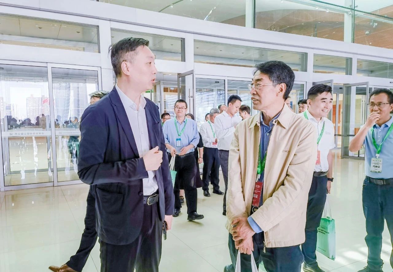 勇挑立异重担，，，，，，，，生长新质生产力——CQ9·电子官方网站加入第三届石油石化妆备工业科技大会(图5)